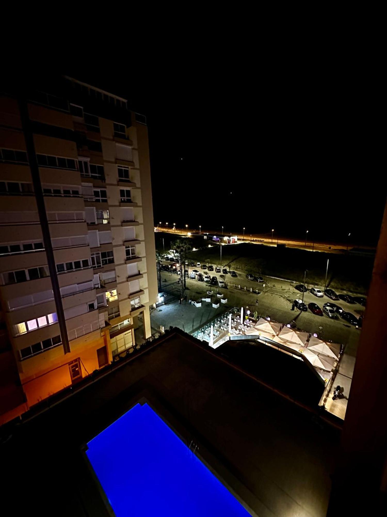 Front Beach Costa Caparica Lisbon Costa de Caparica Buitenkant foto